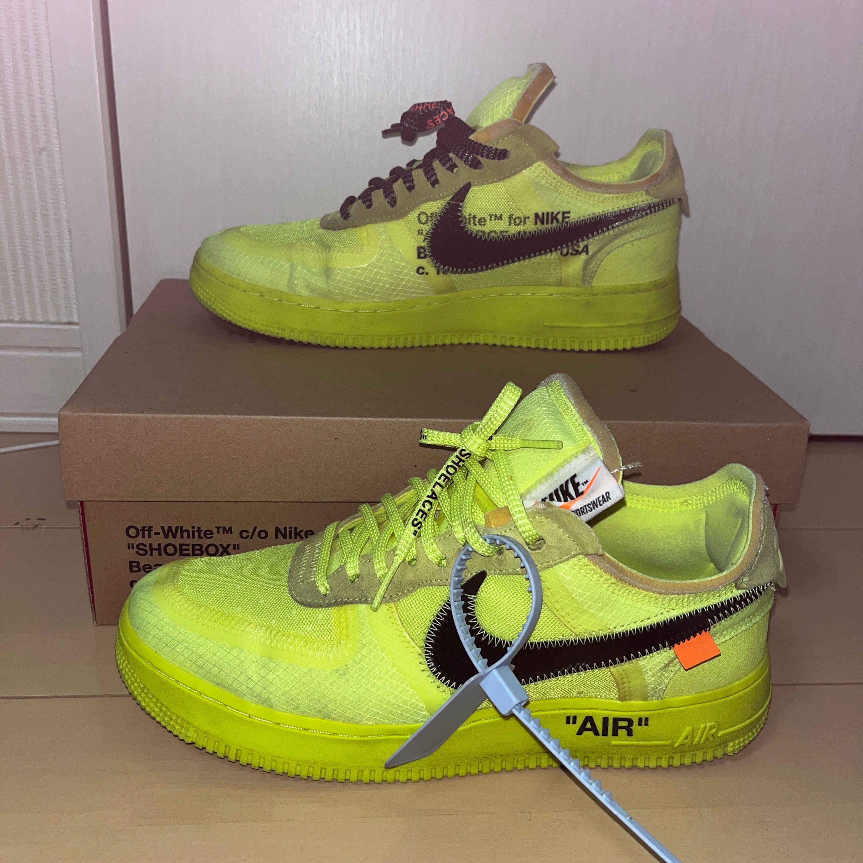 Off-White × Nike Air Force 1 Low "Volt"