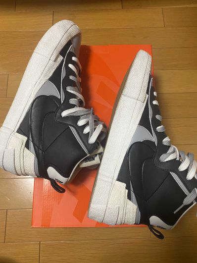 sacai × NIKE BLAZER MID "BLACK/WOLF GREY/WHITE"