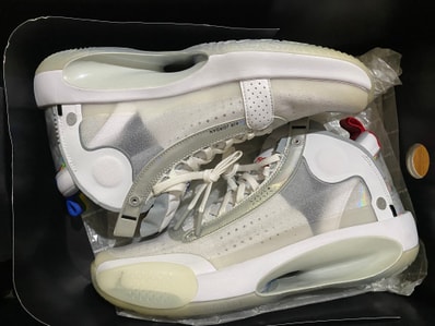 Nike Air Jordan XXXIV "White Metallic Silver"