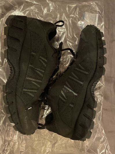 Supreme × Nike Air Humara "Black"