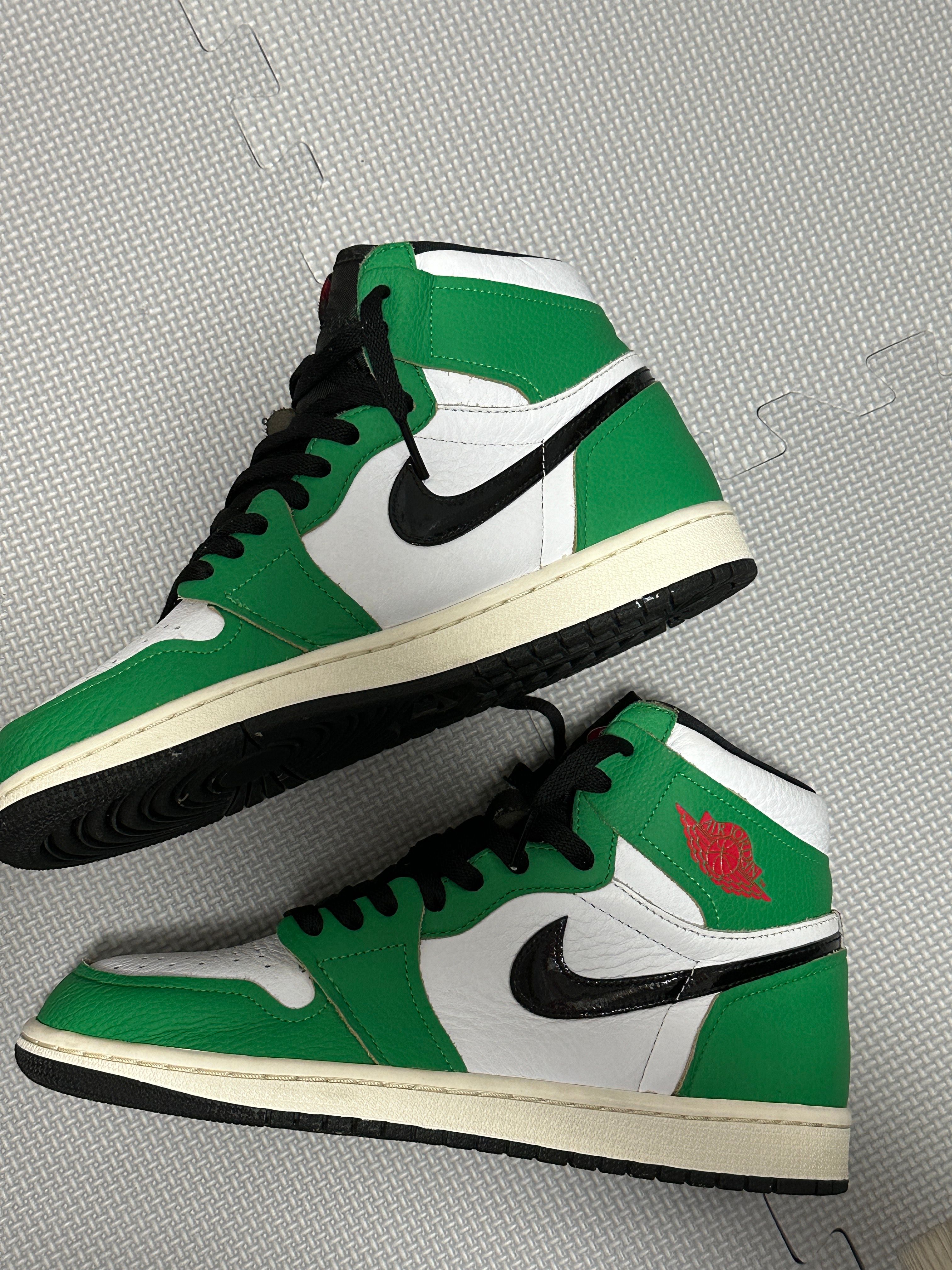 Nike Women's Air Jordan 1 High OG "Lucky Green/White-Sail-Black"