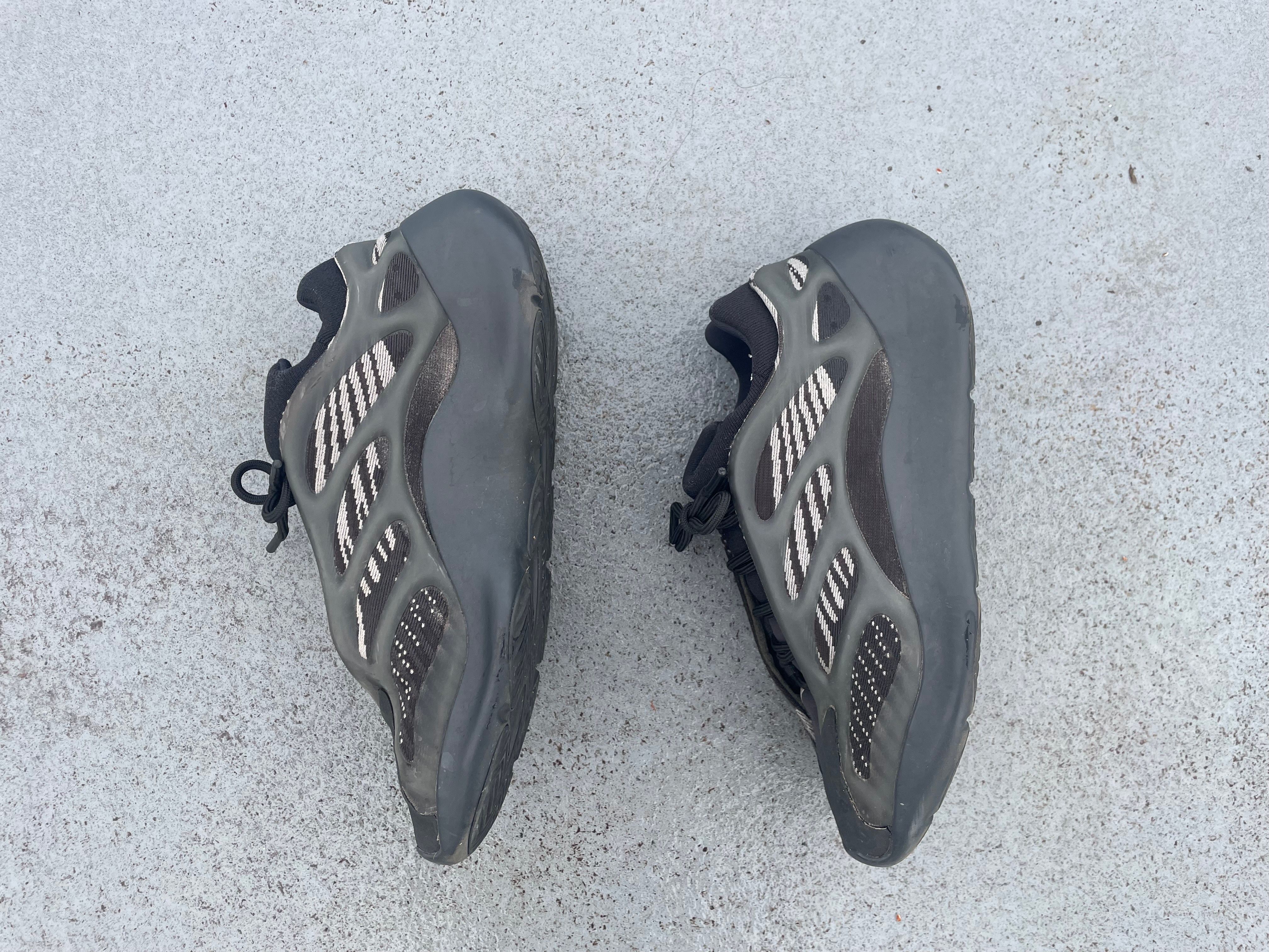 adidas YEEZY 700V3 "Alvah"