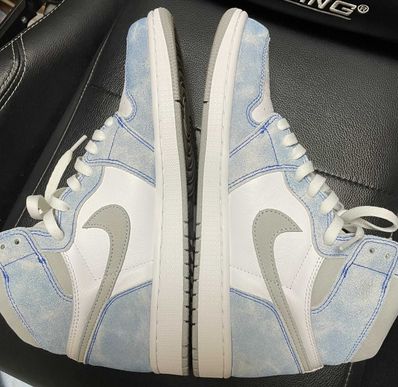 Nike Air Jordan 1 High OG "Hyper Royal"