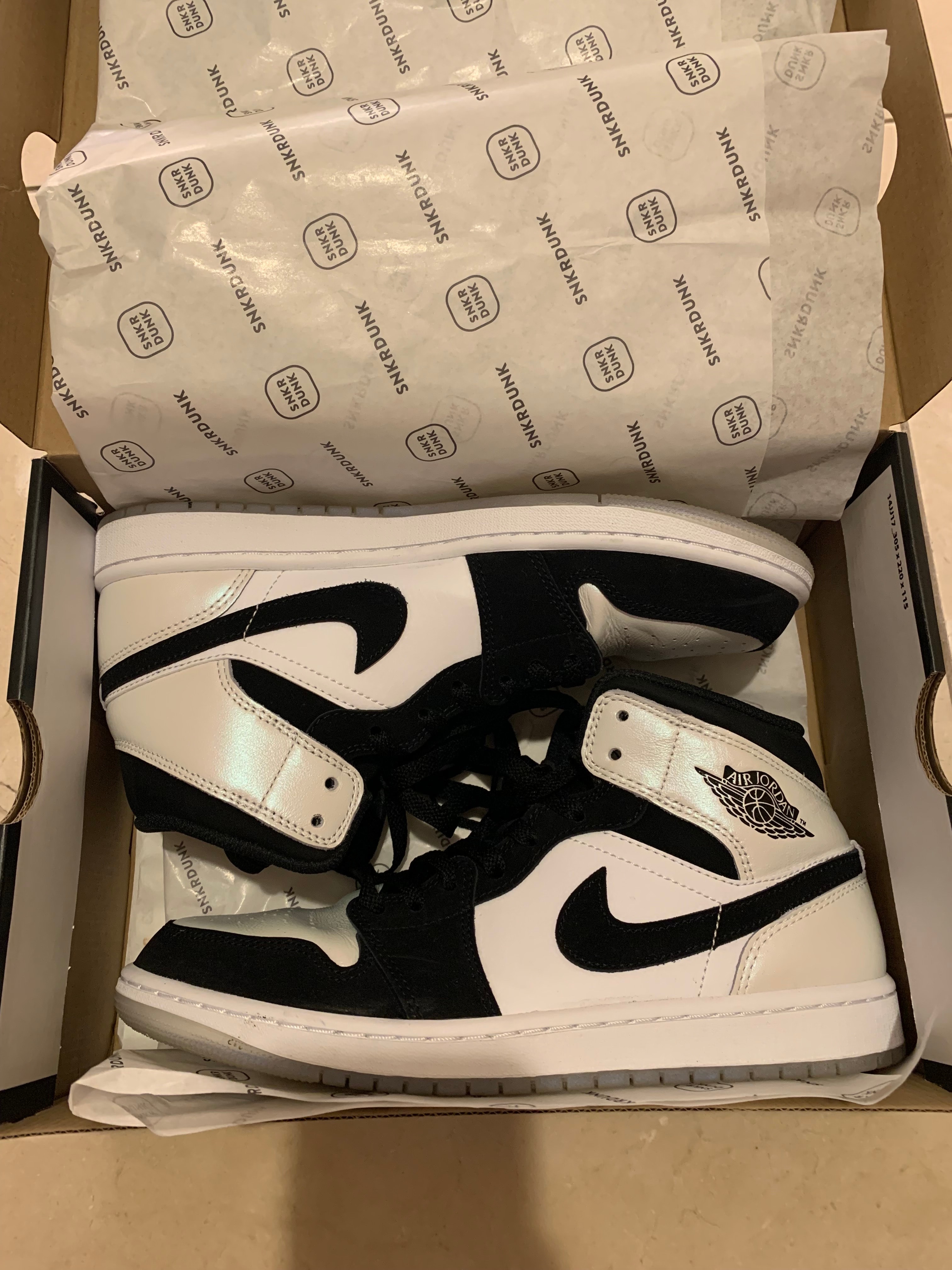Nike Air Jordan 1 Mid "Omega/Black/White"
