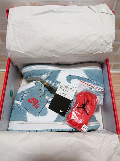 Nike Women's Air Jordan 1 High OG "Denim"
