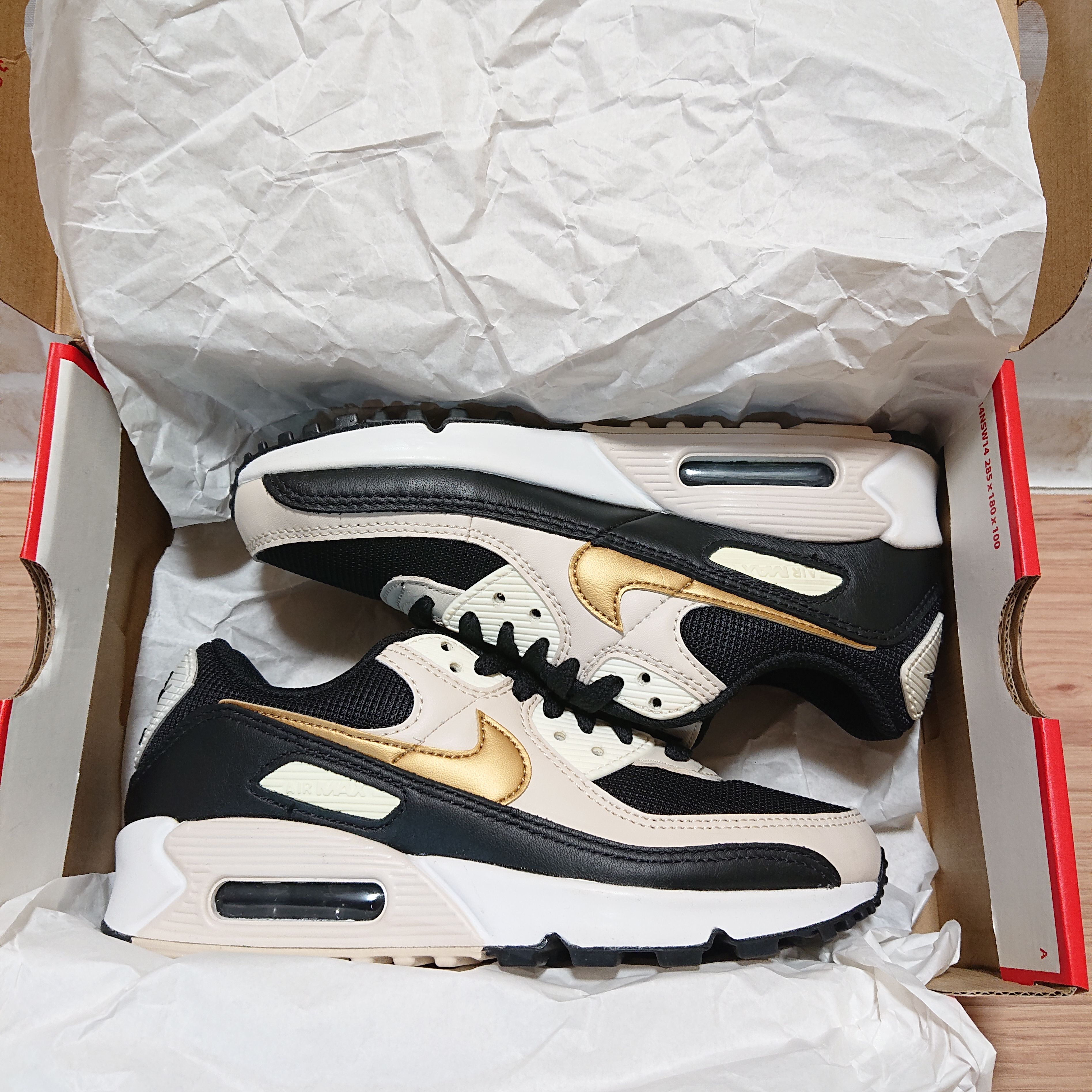 NIKE Women's AIR MAX 90 "BLACK/SUMMIT WHITE/METALLIC GOLD"