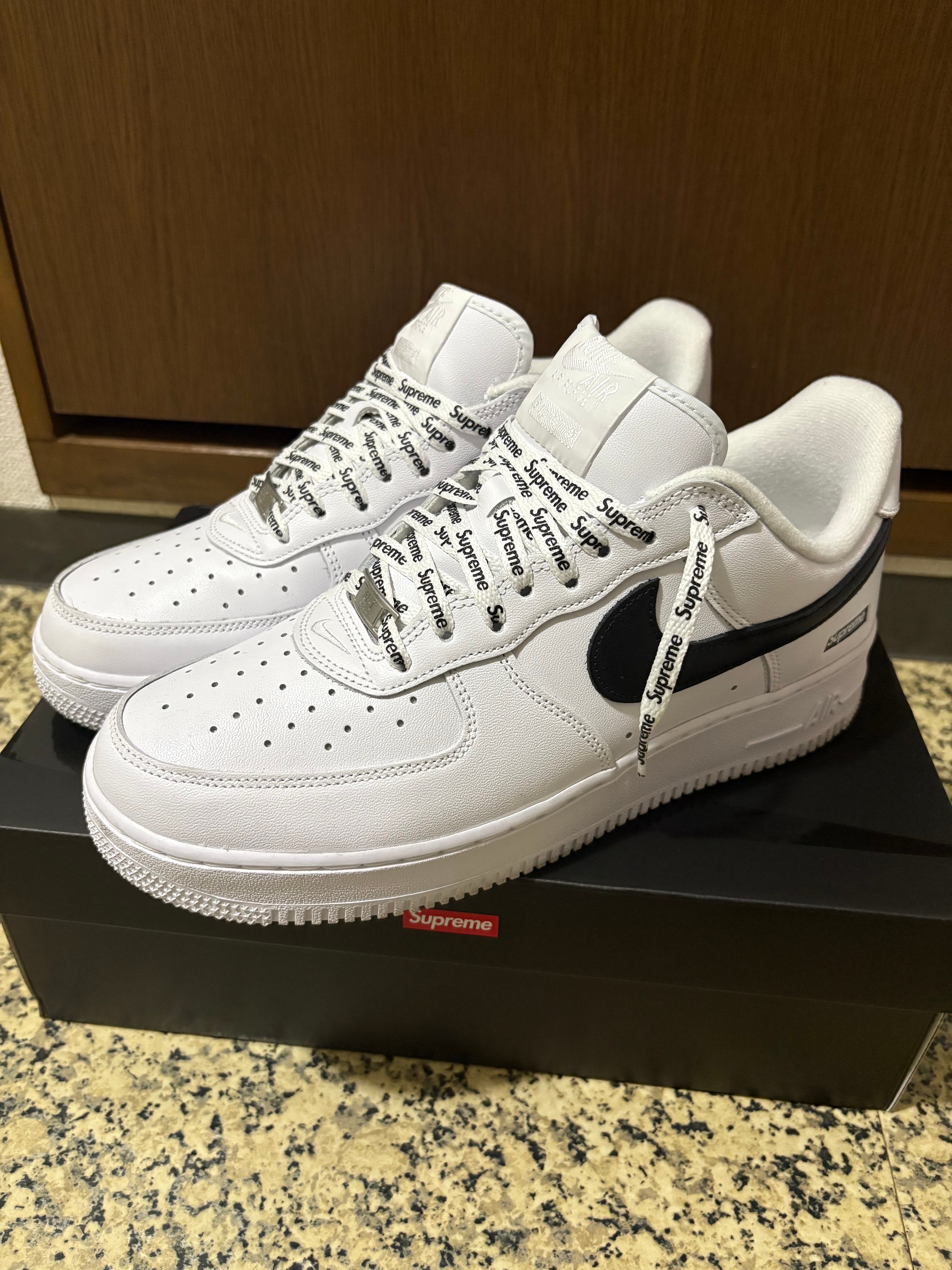 Supreme × Nike Air Force 1 Low "White/Black"