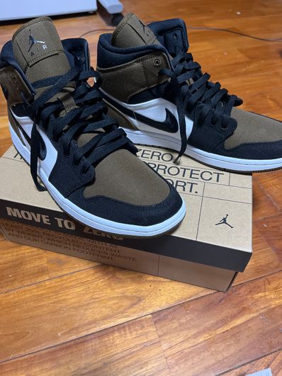 Nike Women's Air Jordan 1 Mid SE "Olive Toe"