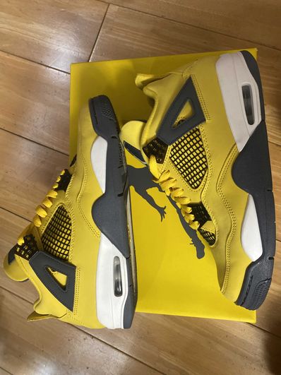 Nike Air Jordan 4 "Tour Yellow"
