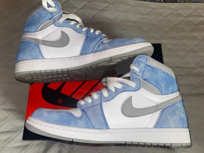 Nike Air Jordan 1 High OG "Hyper Royal"
