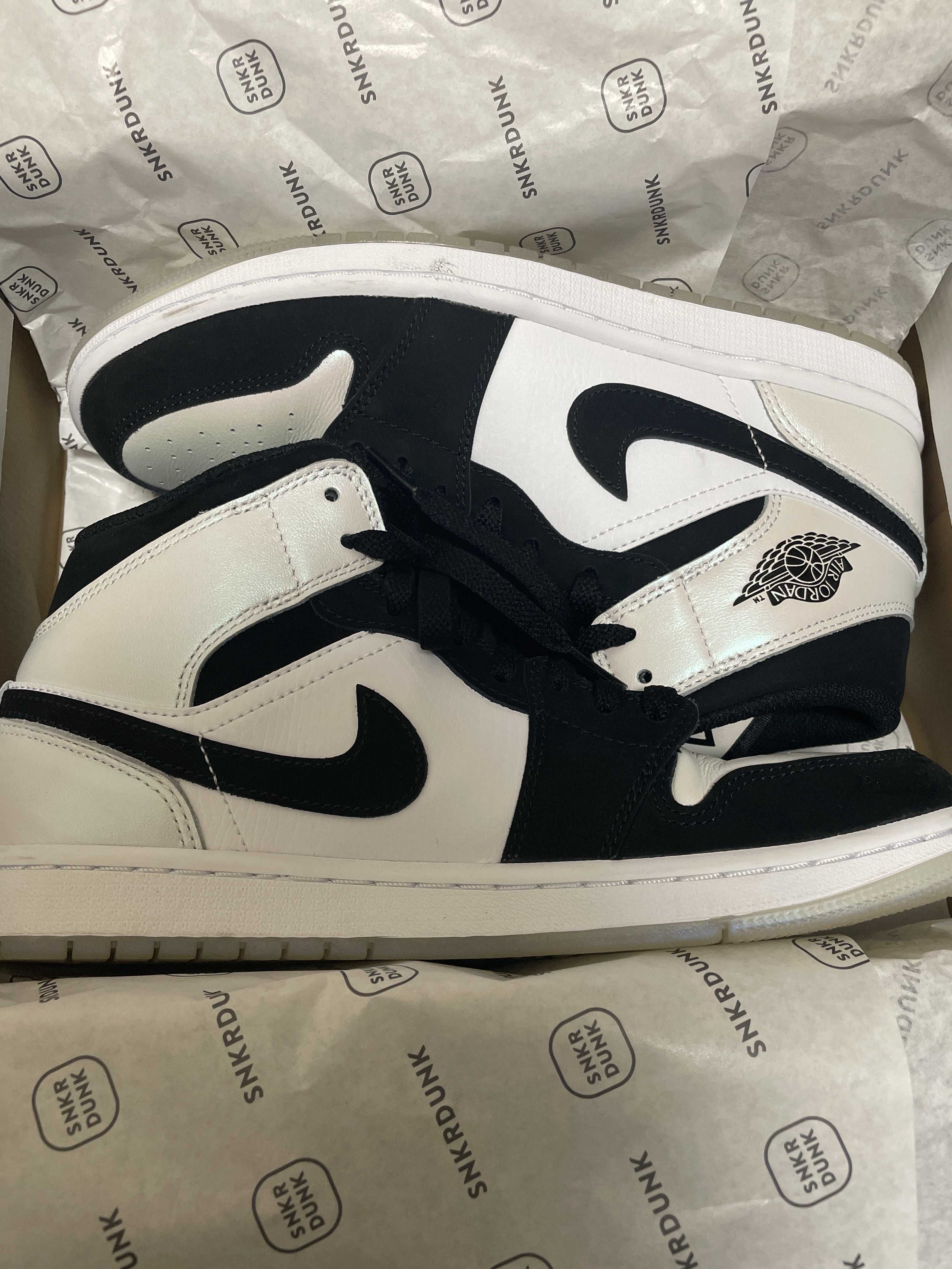 Nike Air Jordan 1 Mid "Omega/Black/White"