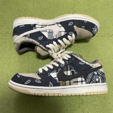 Travis Scott × Nike SB Dunk Low "Black/Parachute Beige"