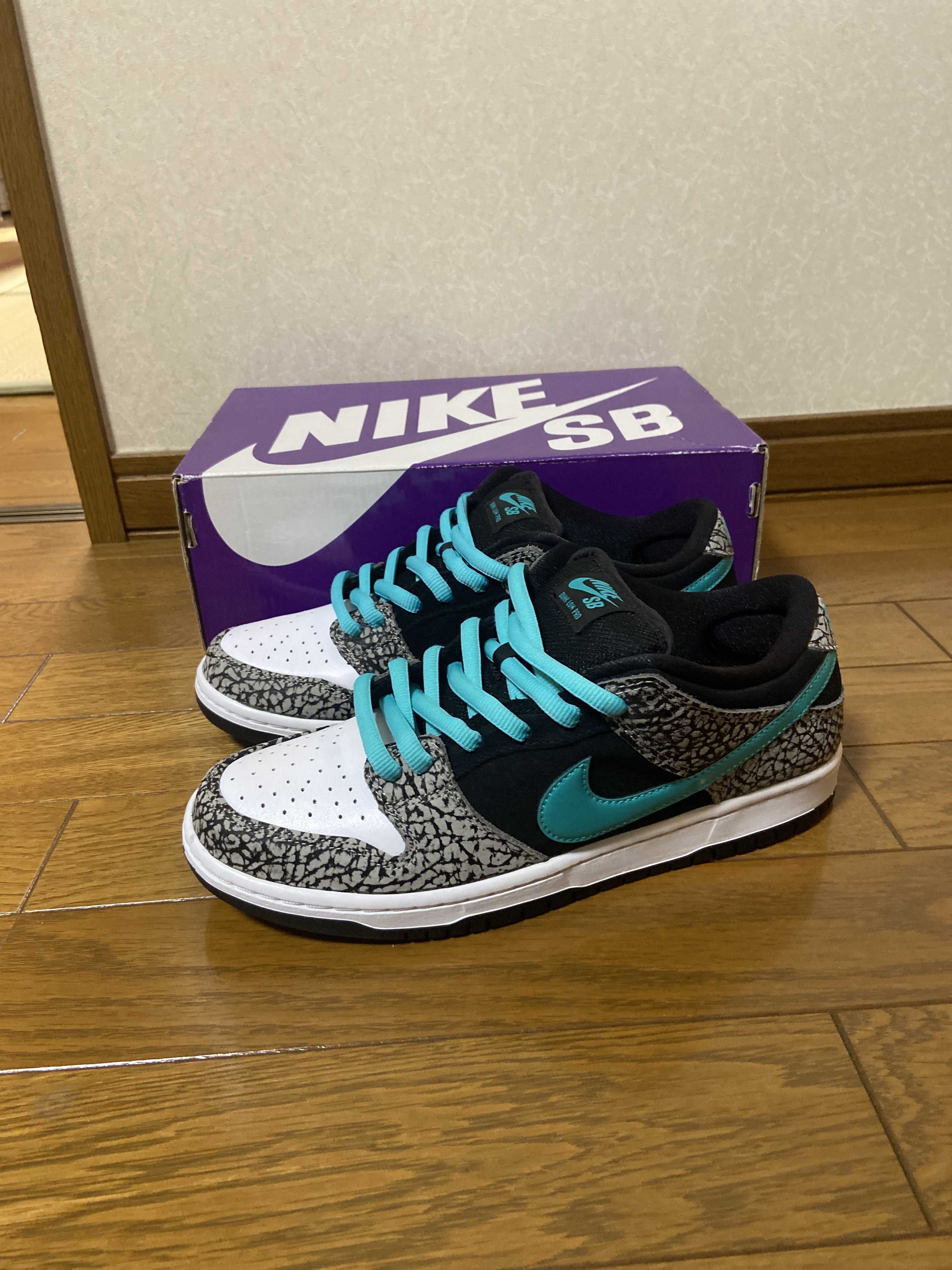 Nike SB Dunk Low "Elephant/Safari"