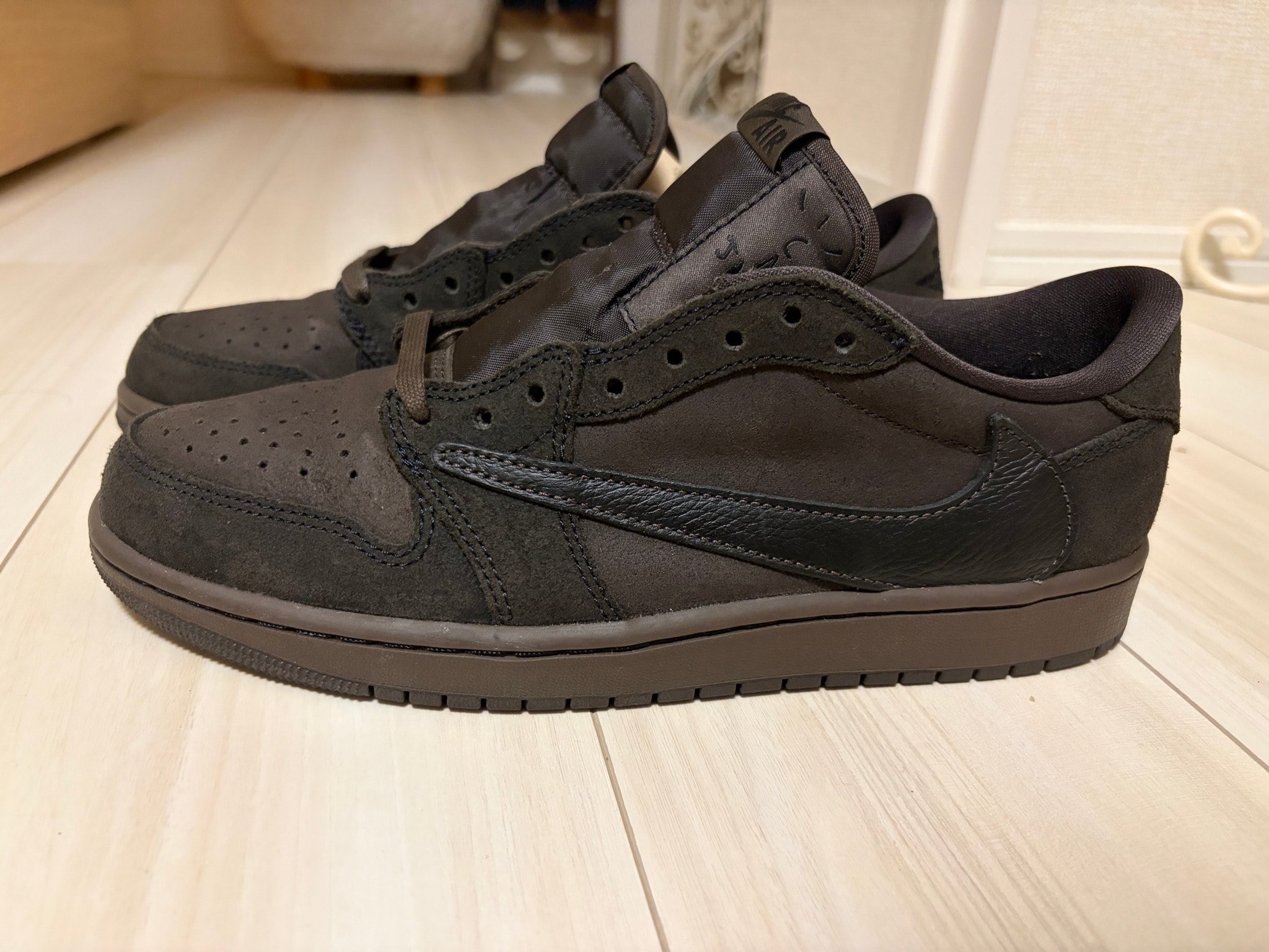 Travis Scott × Nike Air Jordan 1 Low OG SP "Velvet Brown and Dark Mocha"