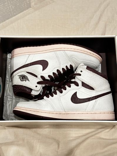 A Ma Maniere × Nike Air Jordan 1 Retro High OG "Sail and Burgundy"