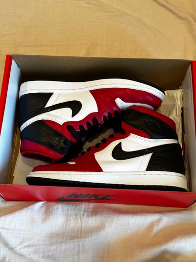 Nike Women's Air Jordan 1 High OG "Satin Red"