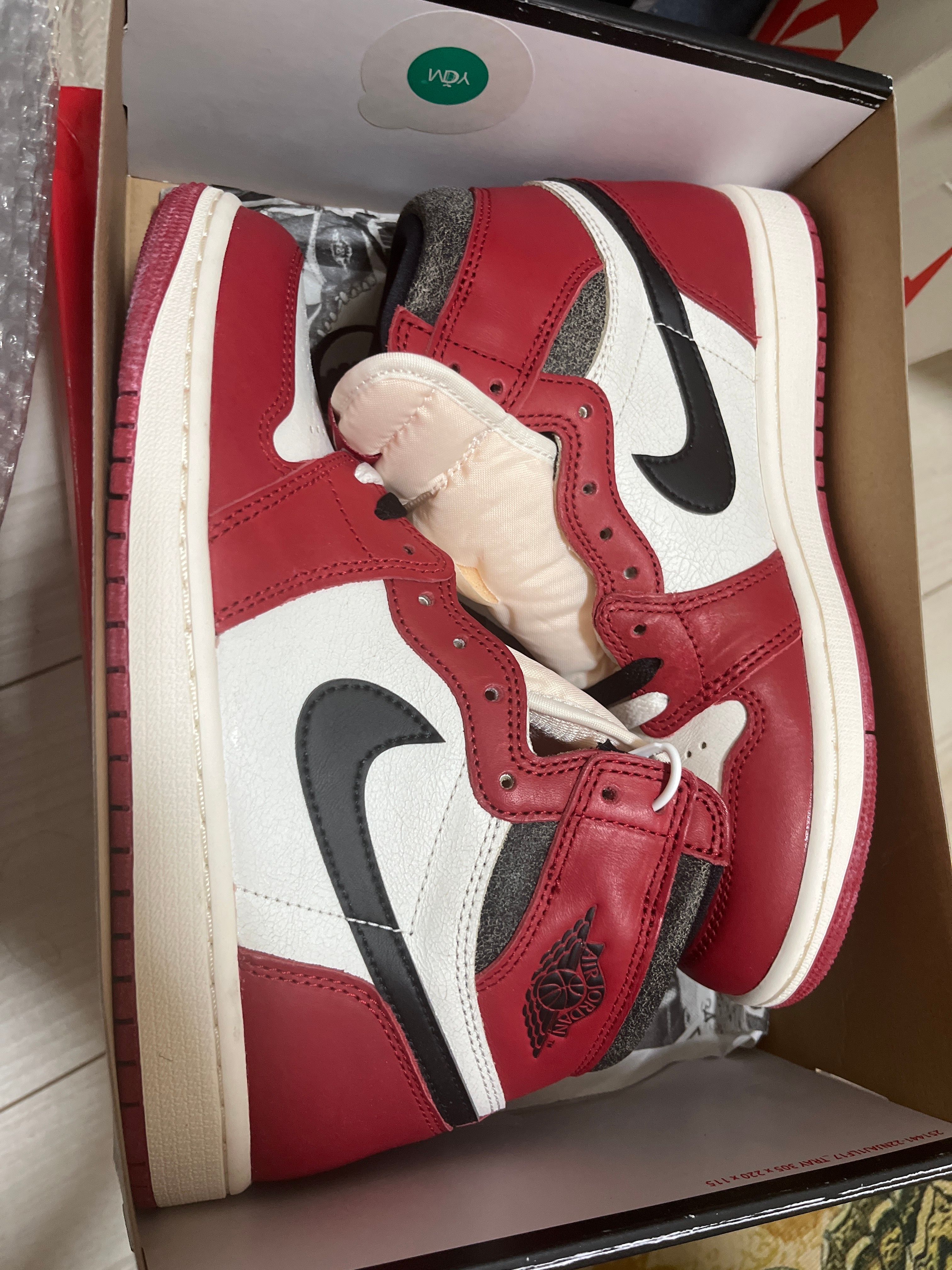 Nike Air Jordan 1 High OG "Lost & Found/Chicago"