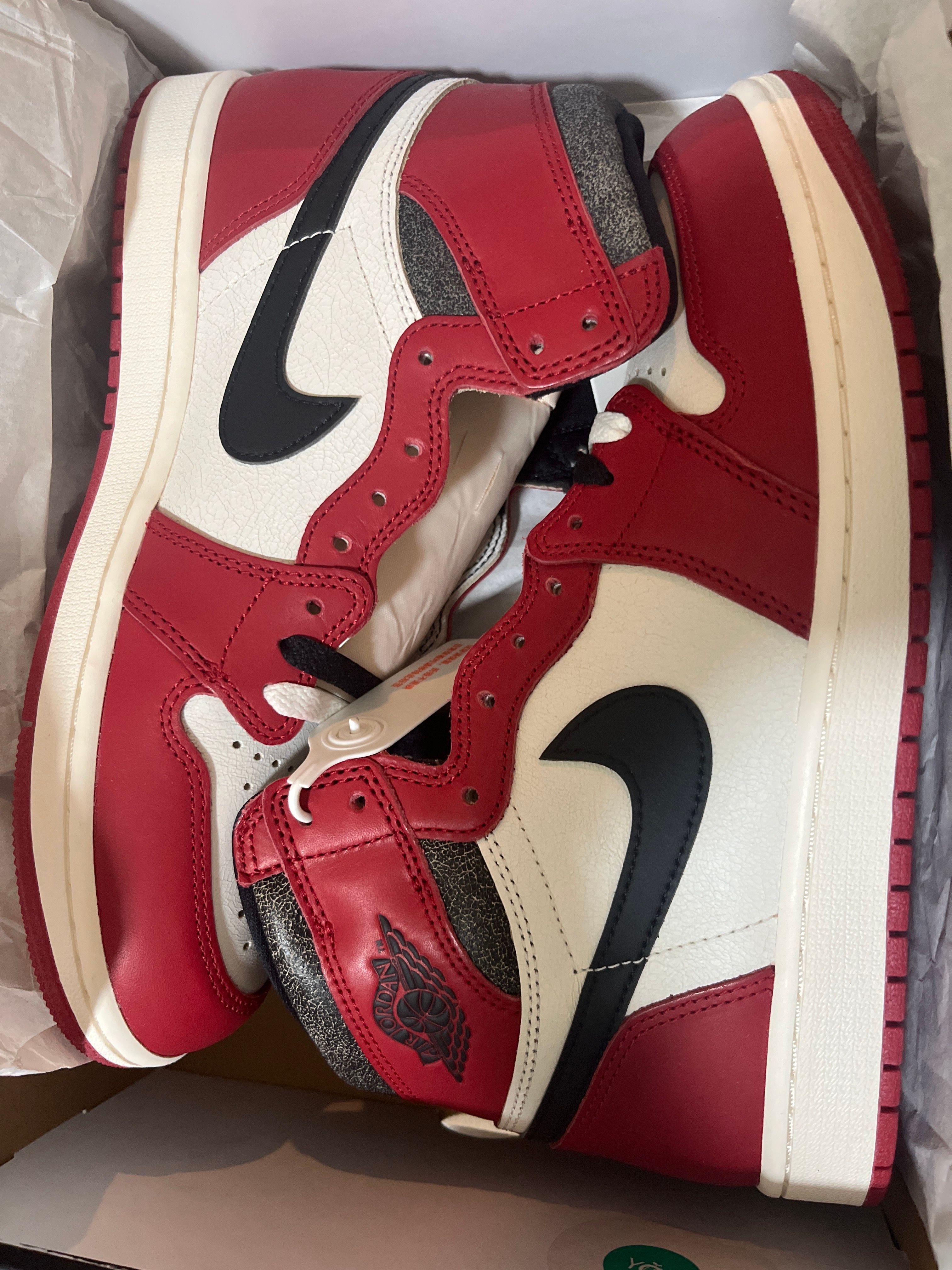 Nike Air Jordan 1 High OG "Lost & Found/Chicago"
