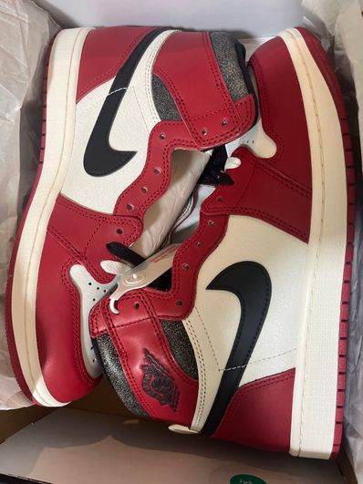 Nike Air Jordan 1 High OG "Lost & Found/Chicago"
