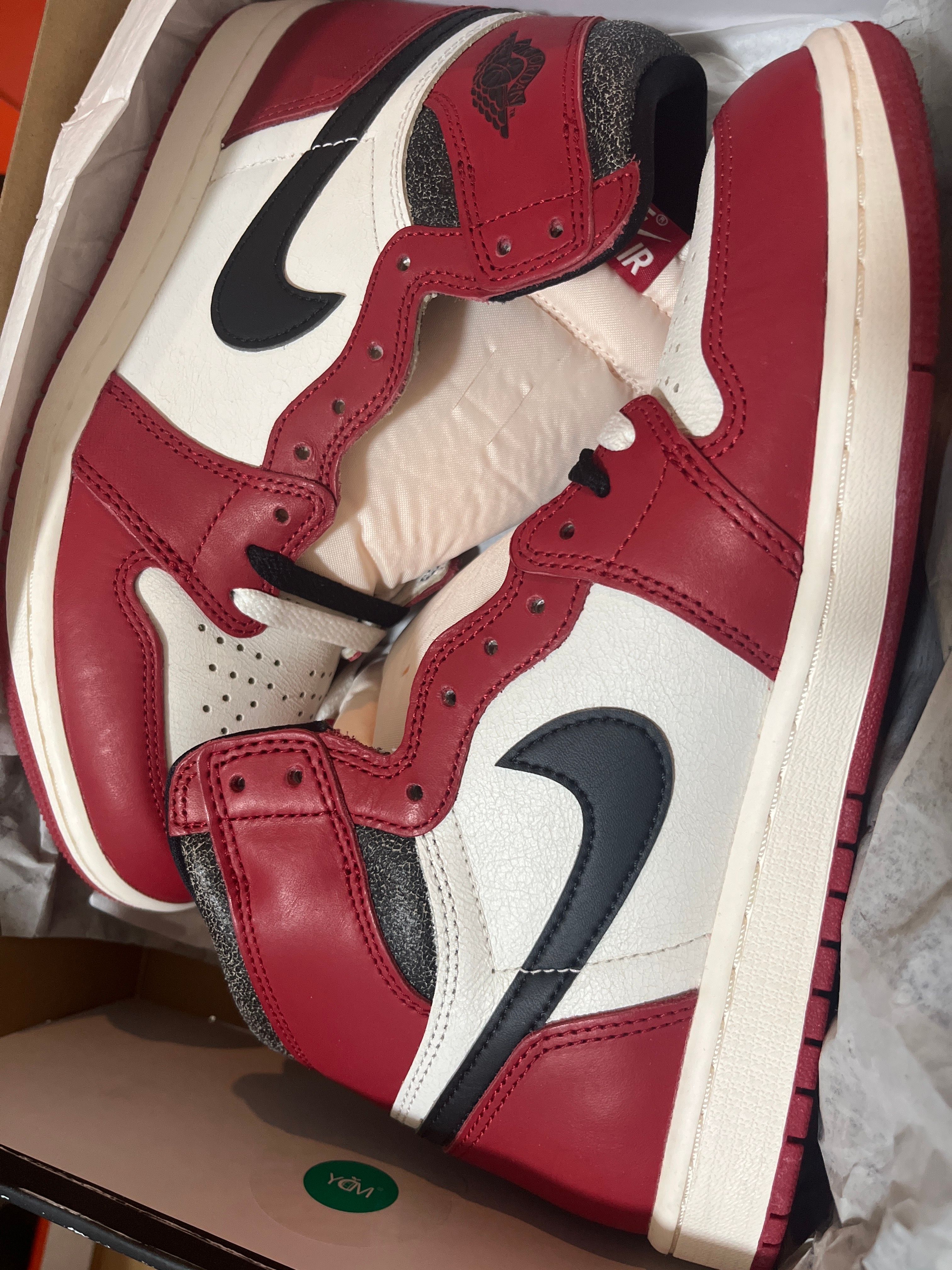 Nike Air Jordan 1 High OG "Lost & Found/Chicago"
