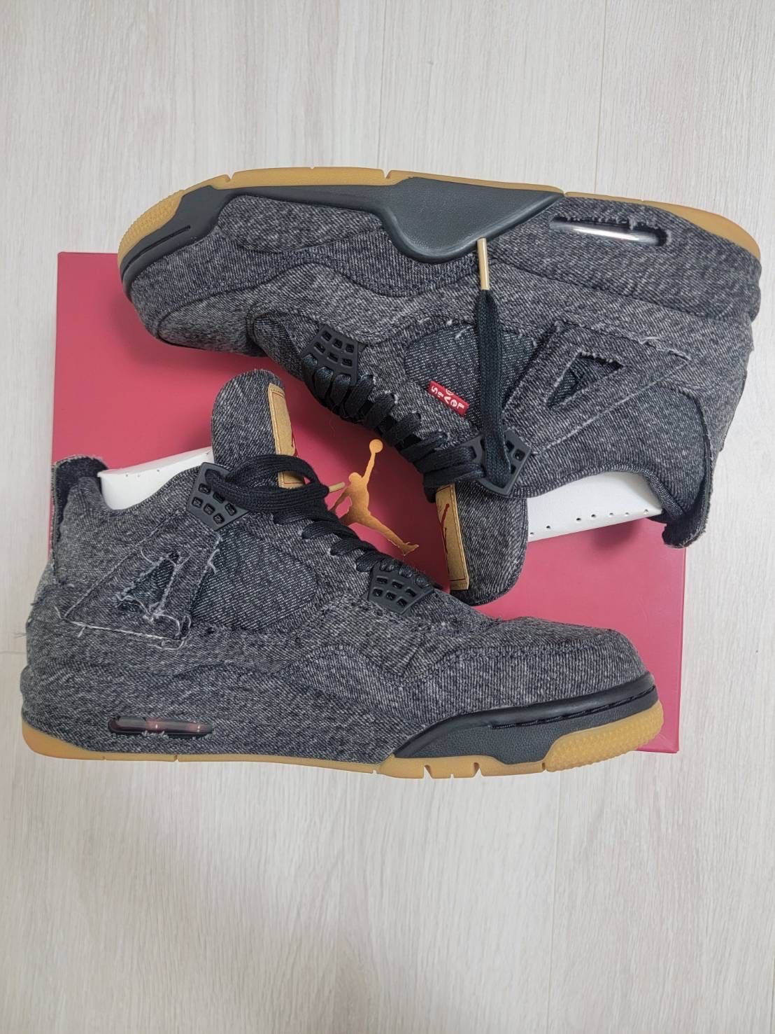 Nike × Levi's Air Jordan 4 "Black Denim" (Tag: LEVIS®)