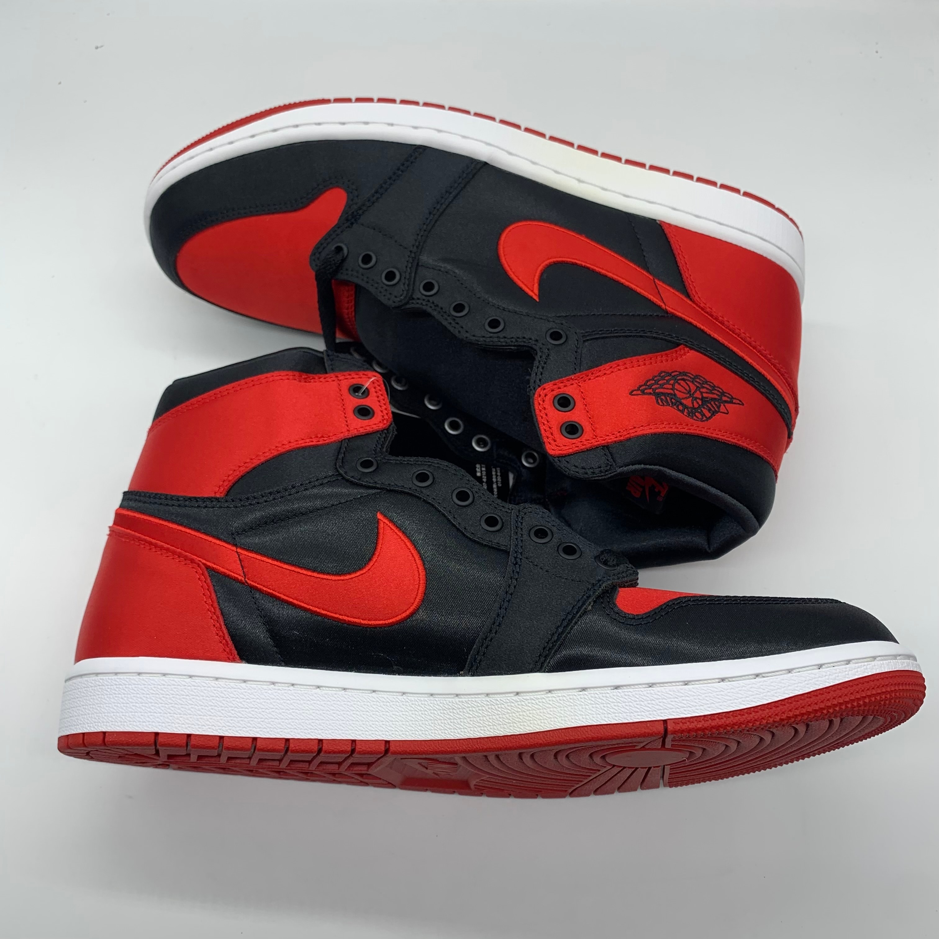 Nike Women's Air Jordan 1 Retro High OG "Satin Bred"