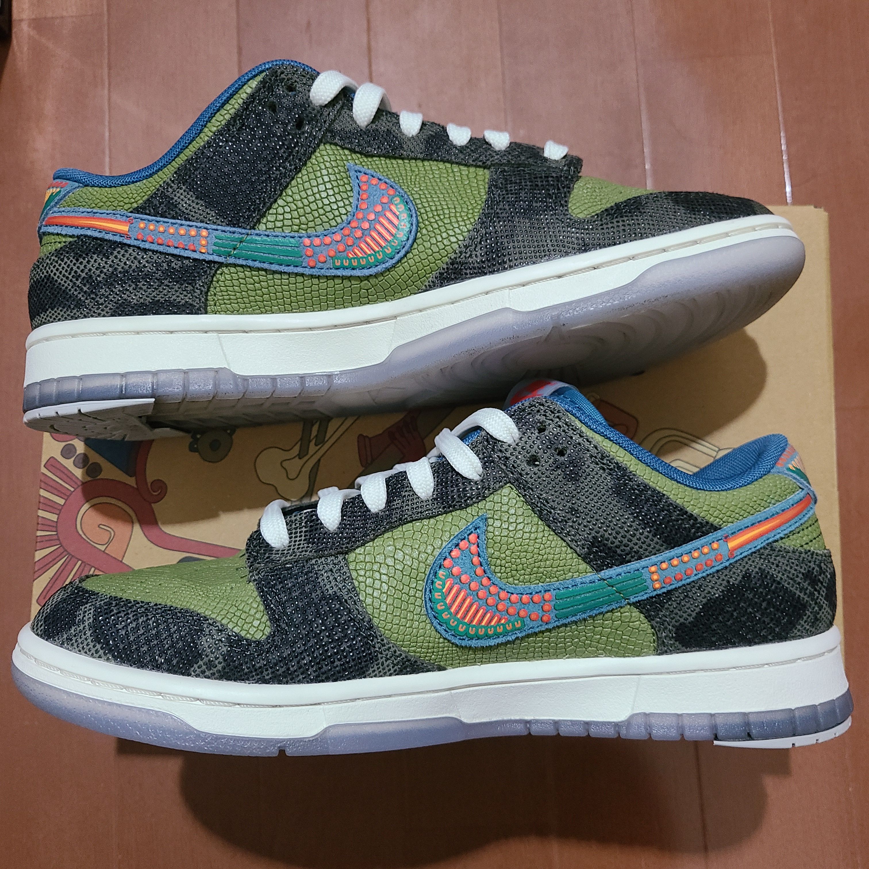 Nike Dunk Low "Siempre Familia"