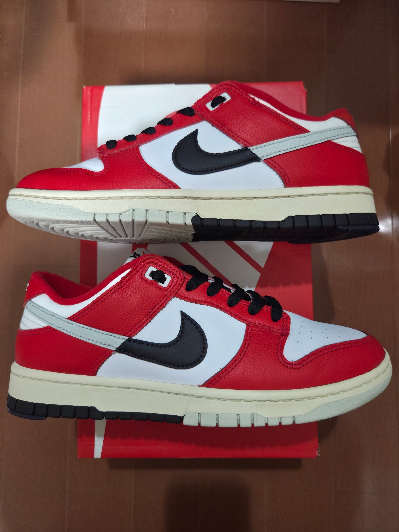 Nike Dunk Low Retro PRM "Chicago Split"