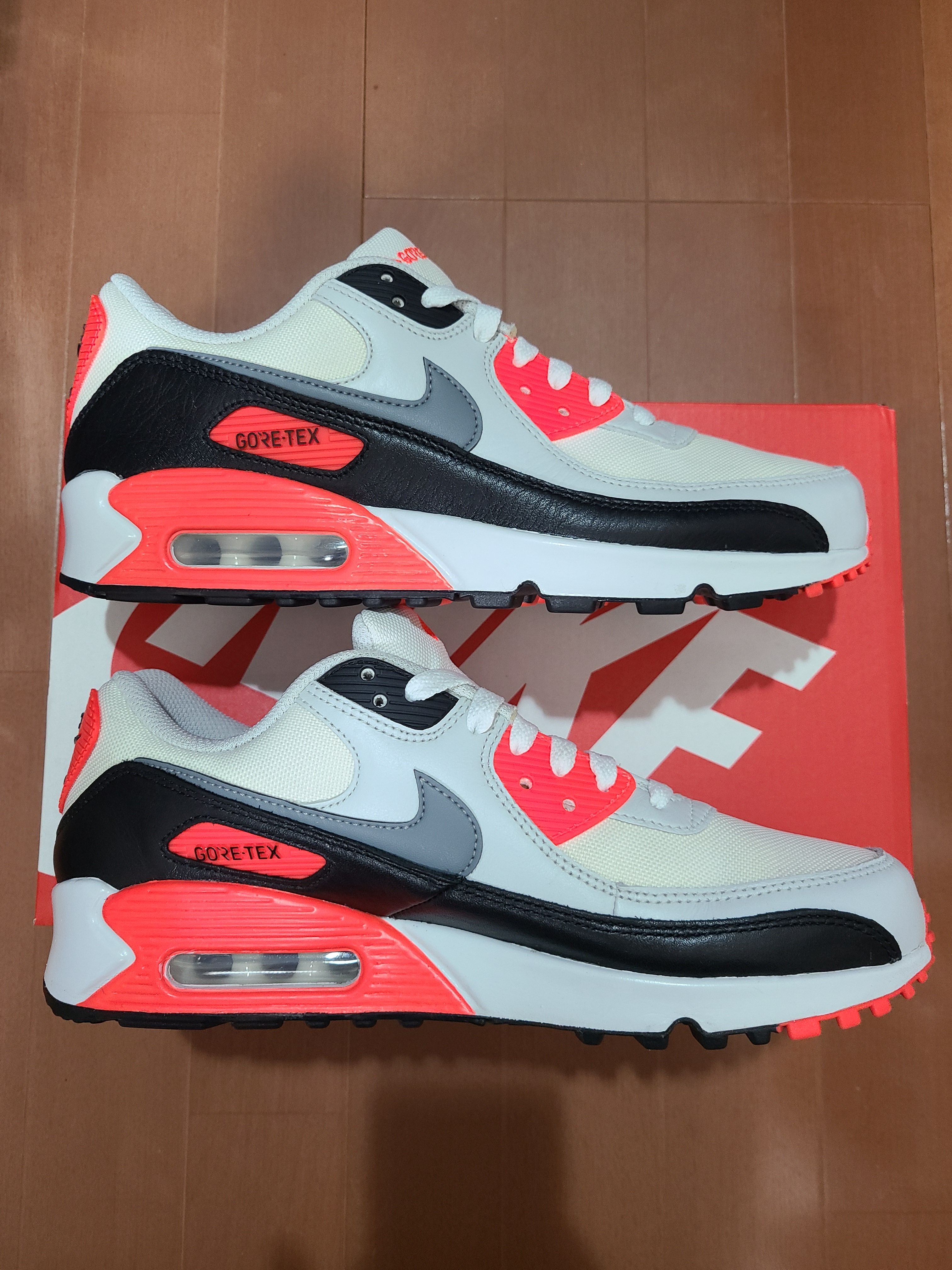 Nike Air Max 90 GORE-TEX "Bright Crimson"
