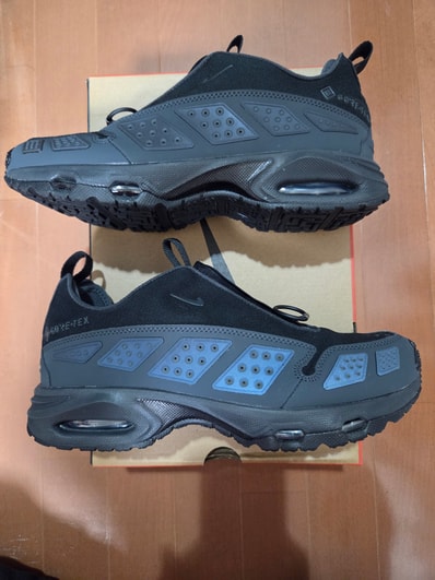 Nike Women's Air Max SNDR GORE-TEX "Black and Dark Smoke Grey"