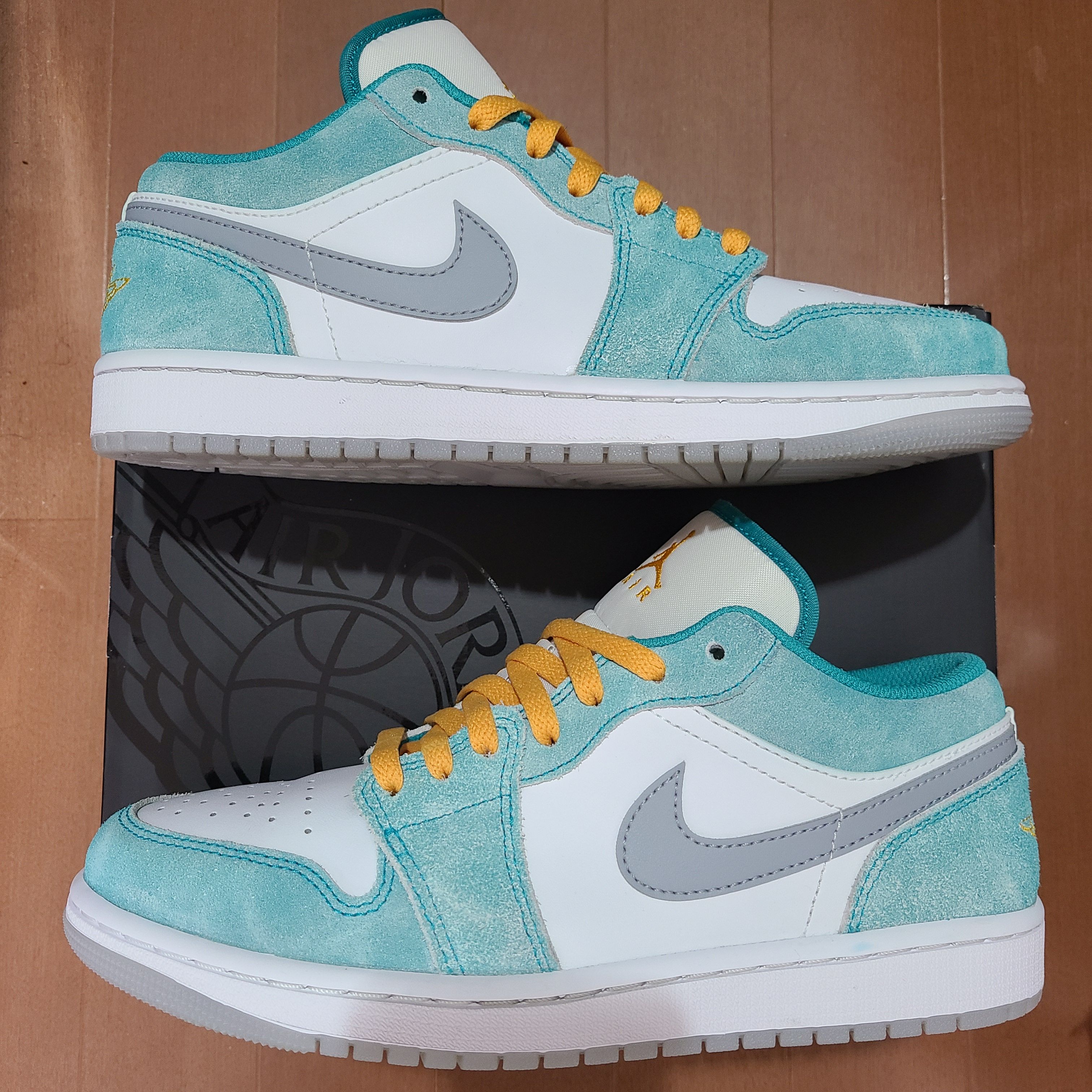 Nike Air Jordan 1 Low SE "New Emerald"
