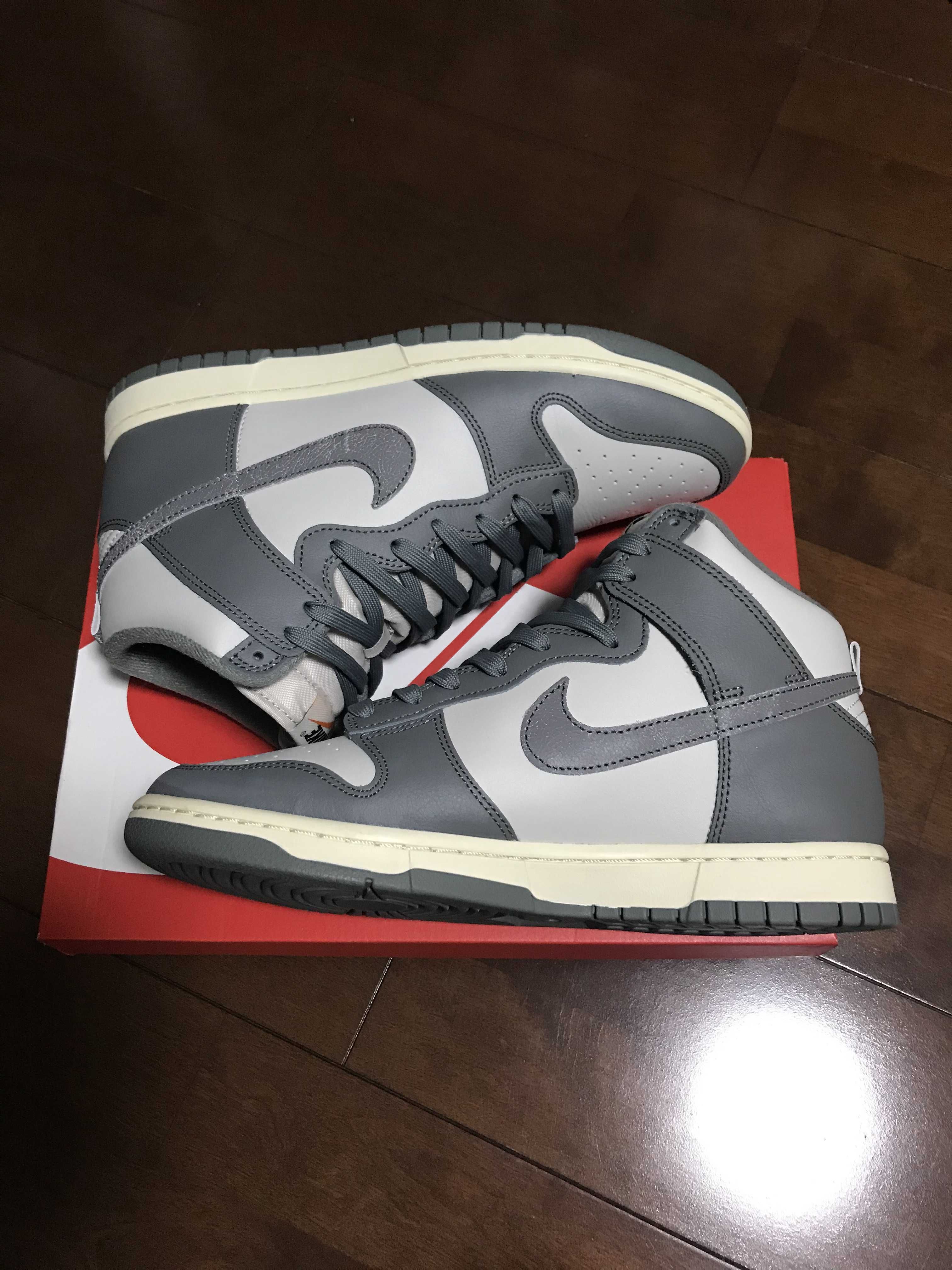 Nike Dunk High Retro SE Vintage "Light Bone and Tumbled Grey"