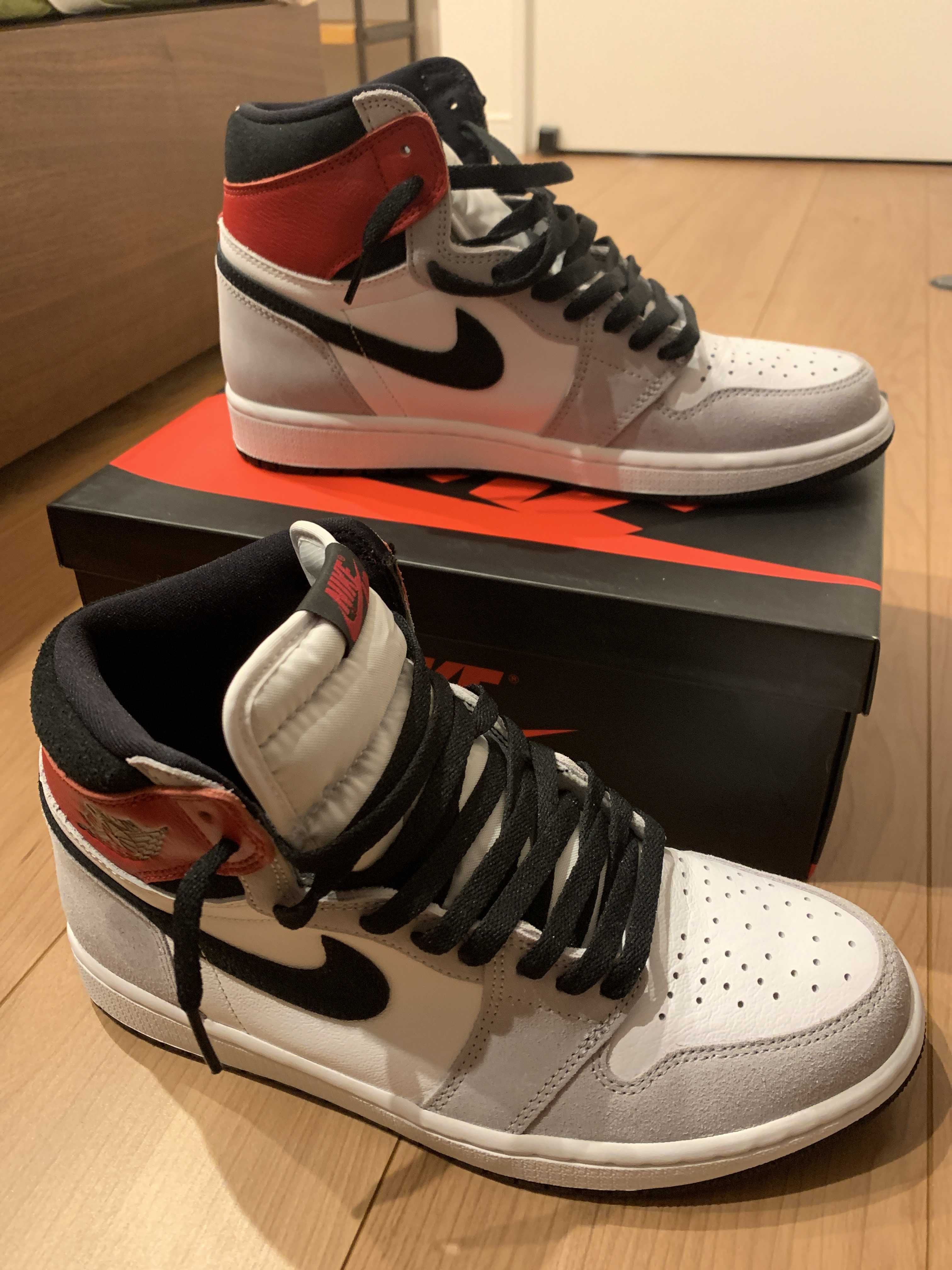 Nike Air Jordan 1 High OG "White/Black/Light Smoke Grey"