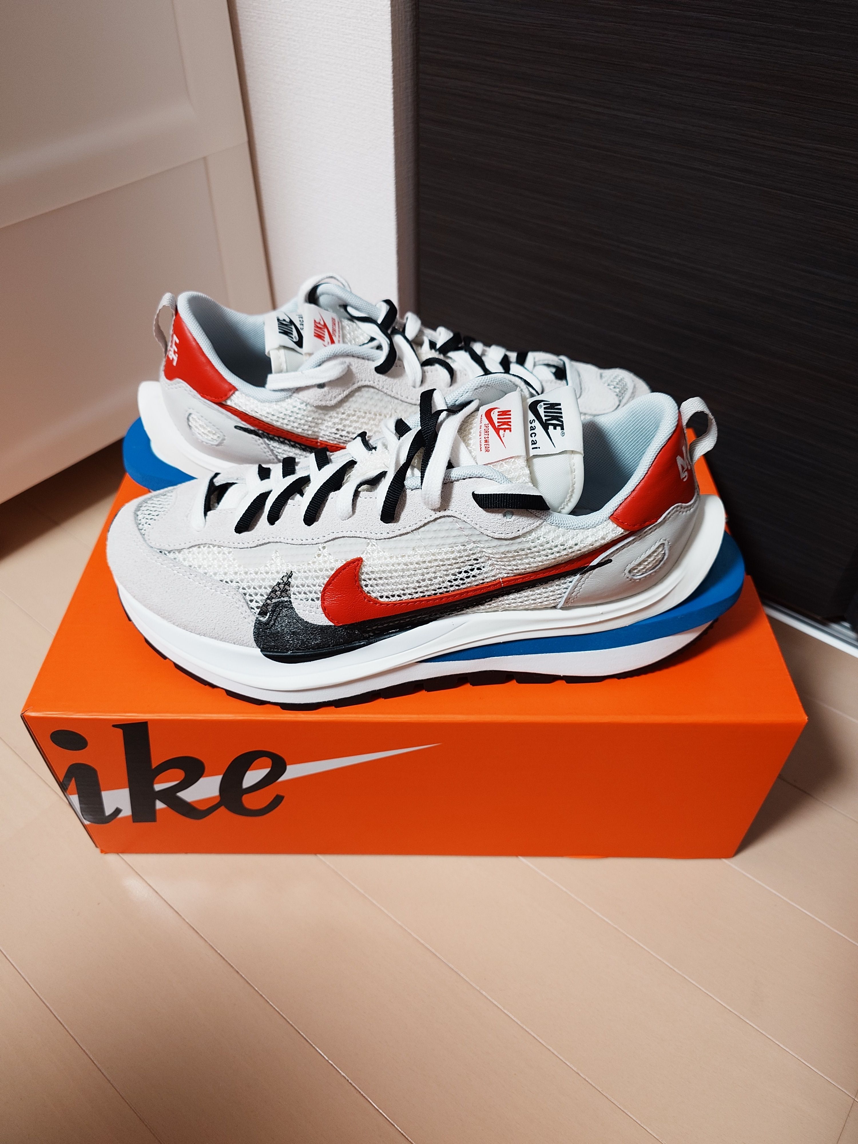 sacai × Nike Vapor Waffle "Royal Fuchsia"