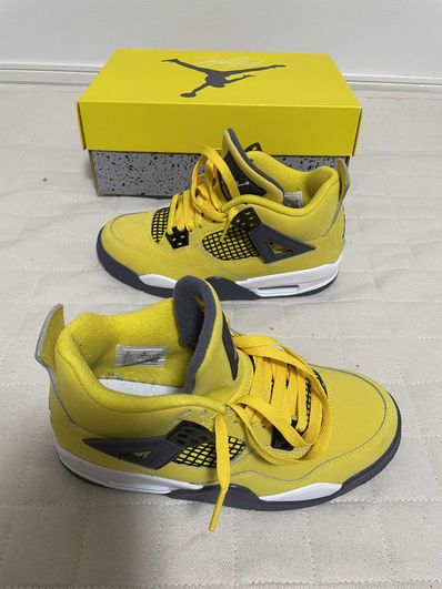 Nike Air Jordan 4 "Tour Yellow"
