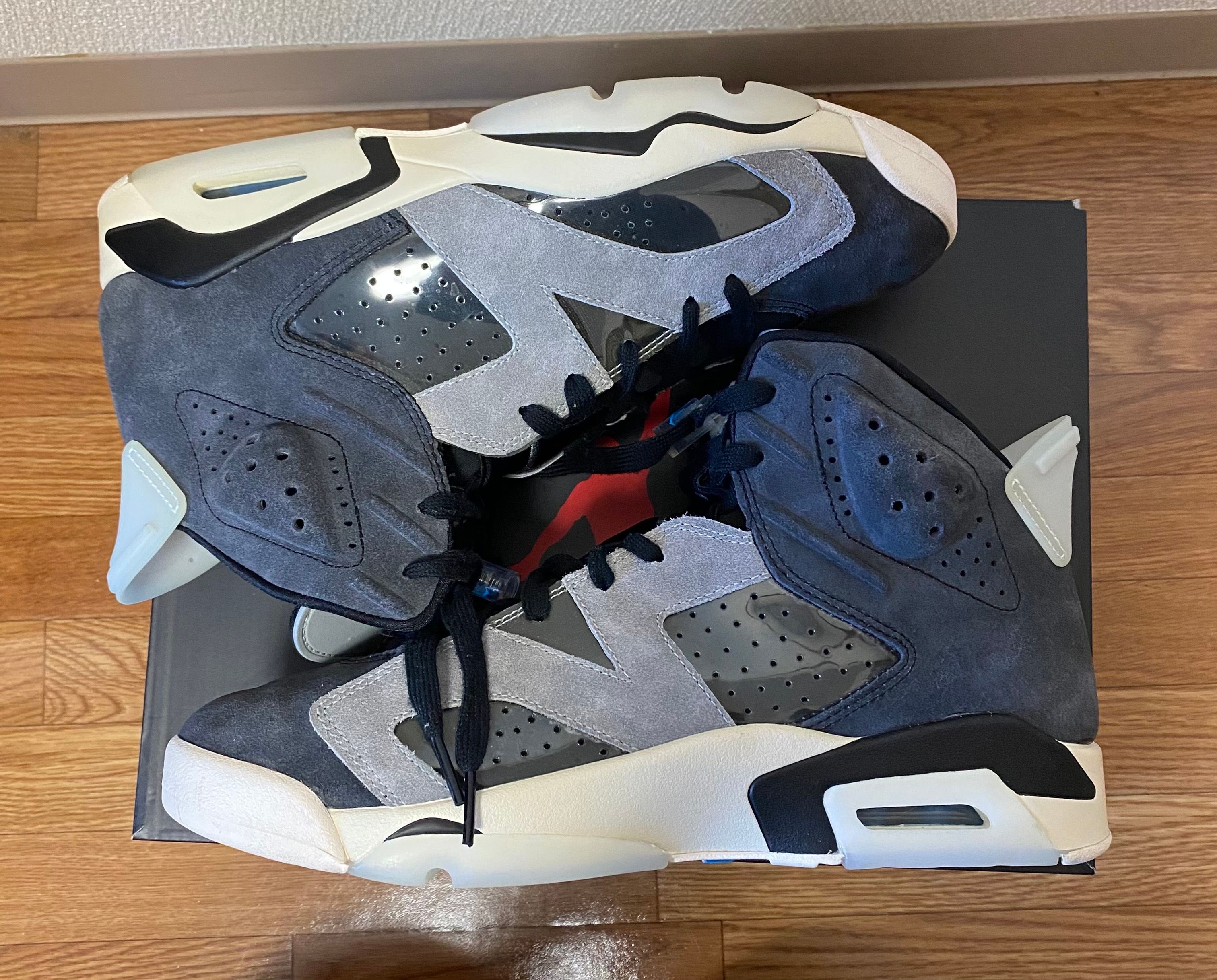 NIike Women's Air Jordan 6 "Smoke Grey"