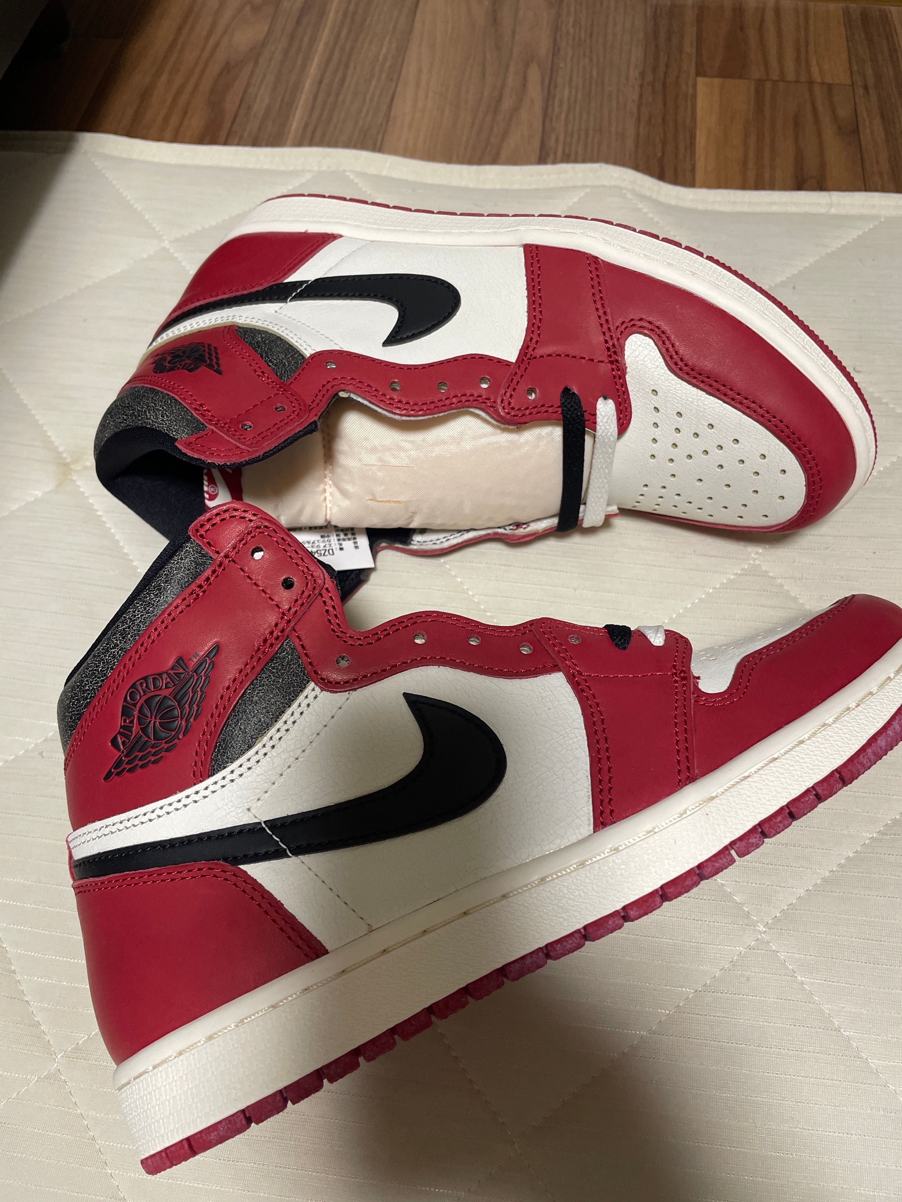 Nike Air Jordan 1 High OG "Lost & Found/Chicago"