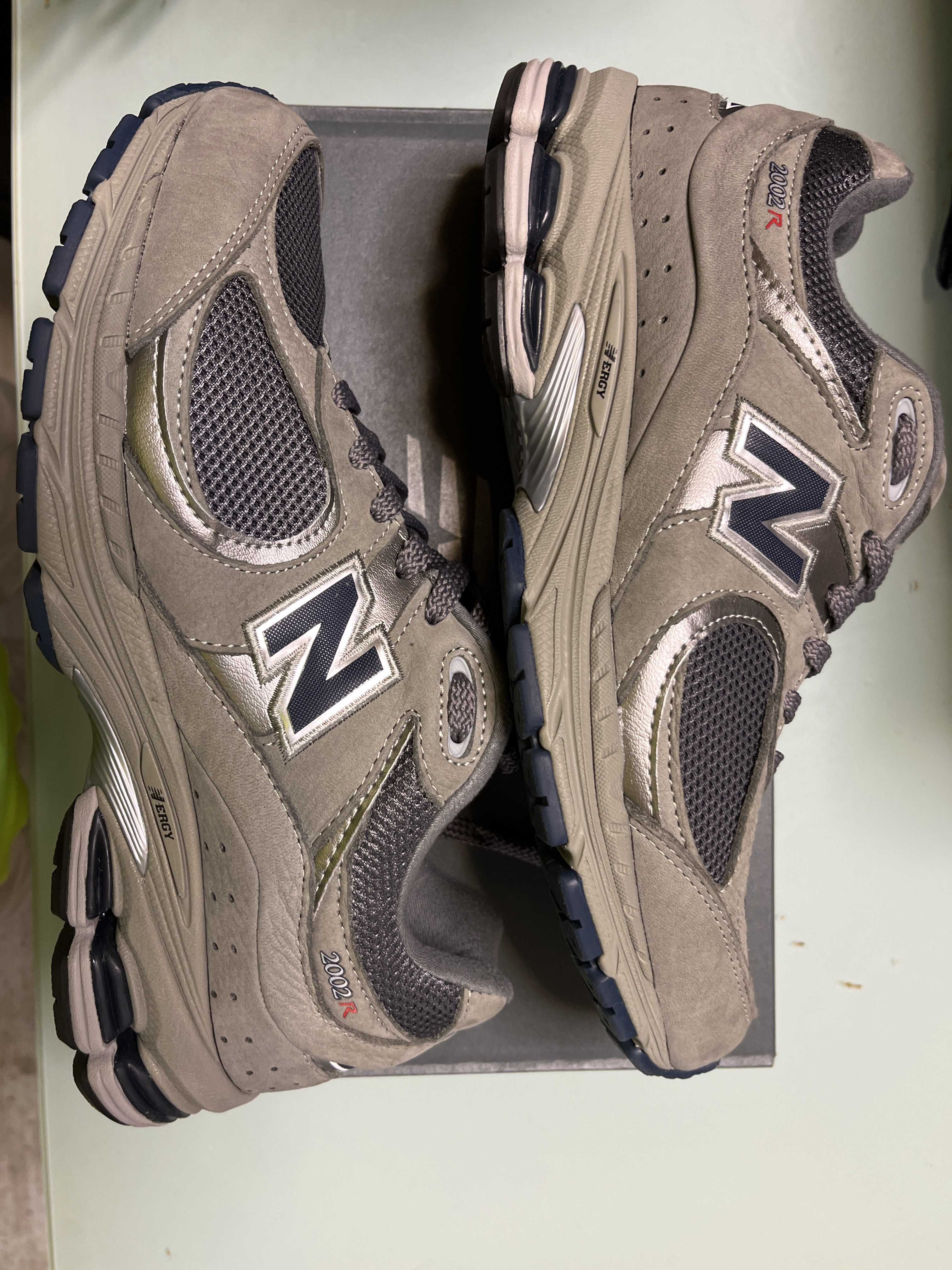 New Balance 2002R "Gray"