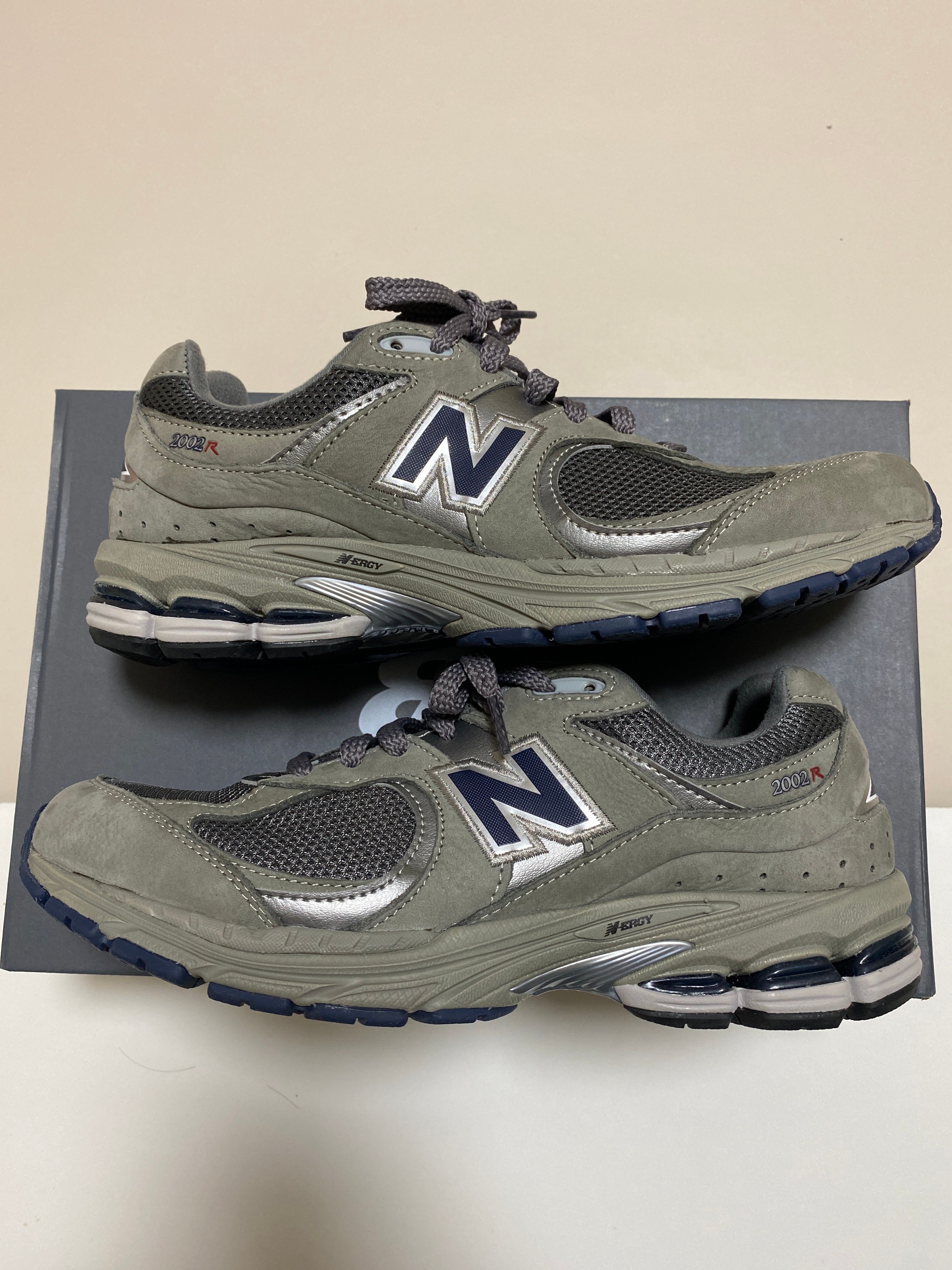 New Balance 2002R "Gray"