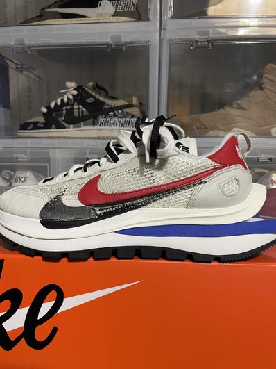 sacai × Nike Vapor Waffle "Royal Fuchsia"