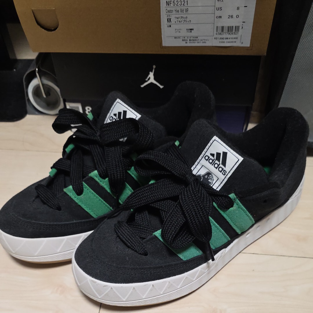 エクストララージ × アトモス × アディダス アディマティック "ブラック/グリーン"