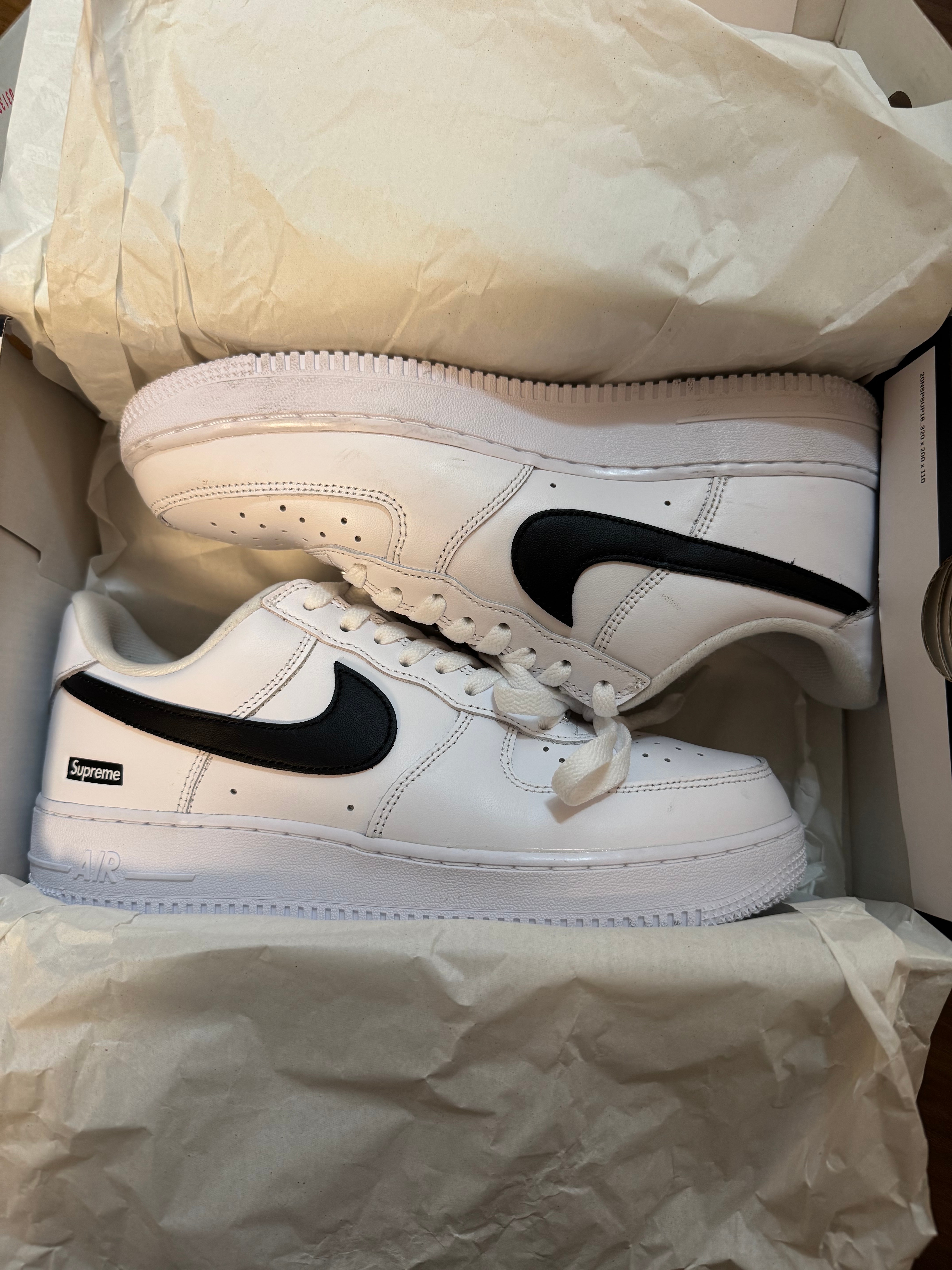 Supreme × Nike Air Force 1 Low "White/Black"