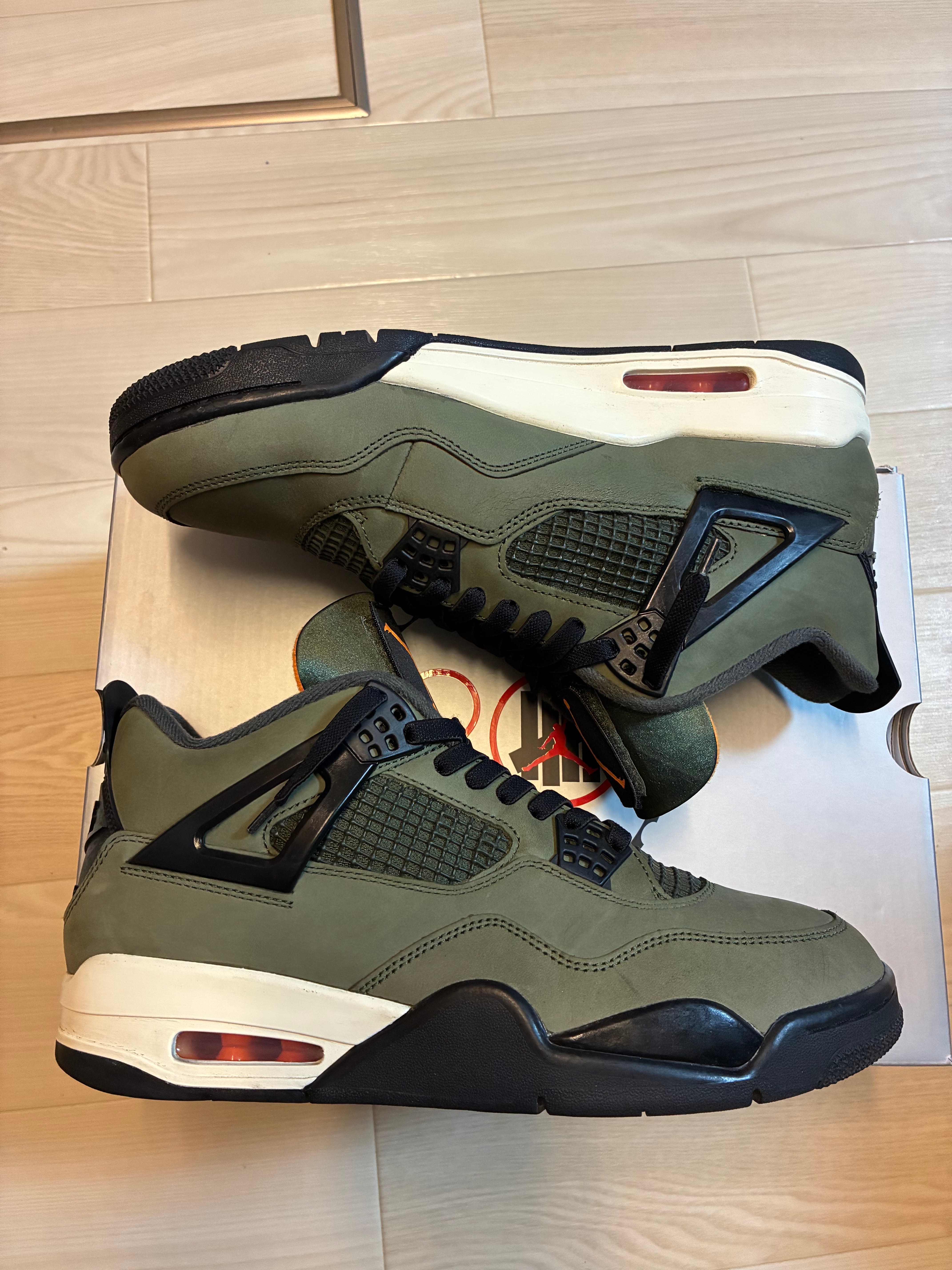 アンディフィーテッド × ナイキ エアジョーダン4 レトロ "ディープグリーン" (2025)