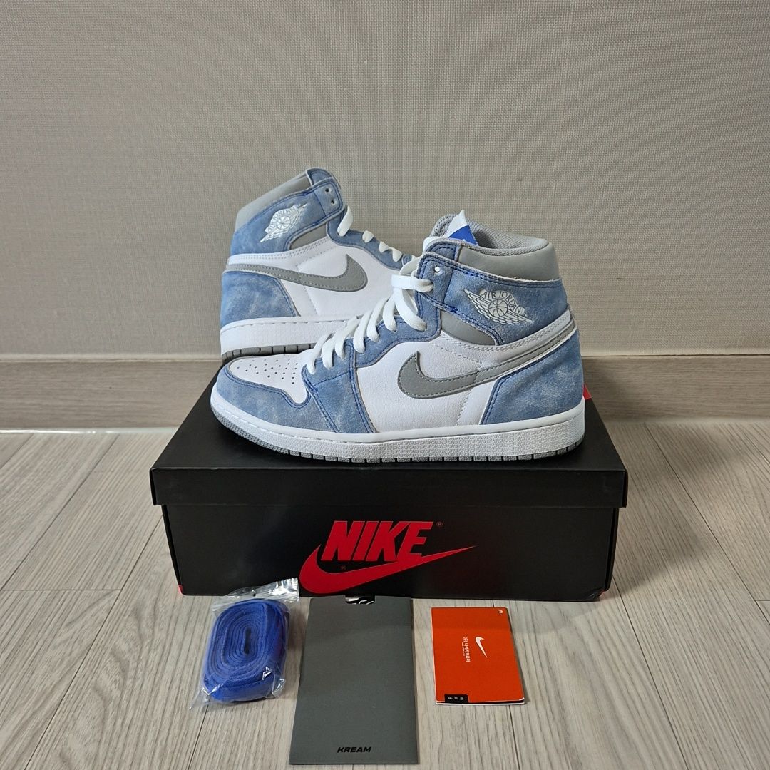 Nike Air Jordan 1 High OG "Hyper Royal"