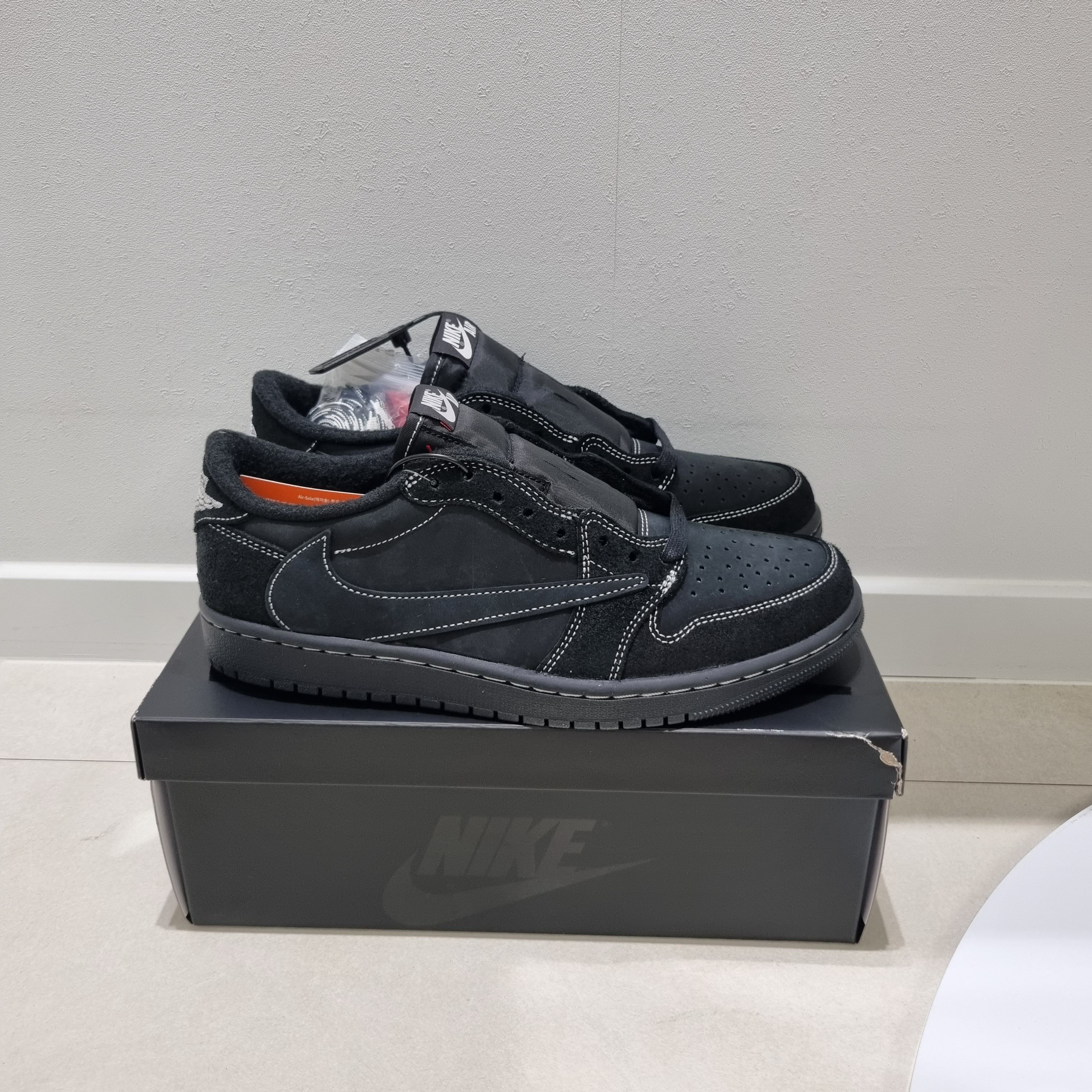 Travis Scott × Nike Air Jordan 1 Low OG SP "Black Phantom"