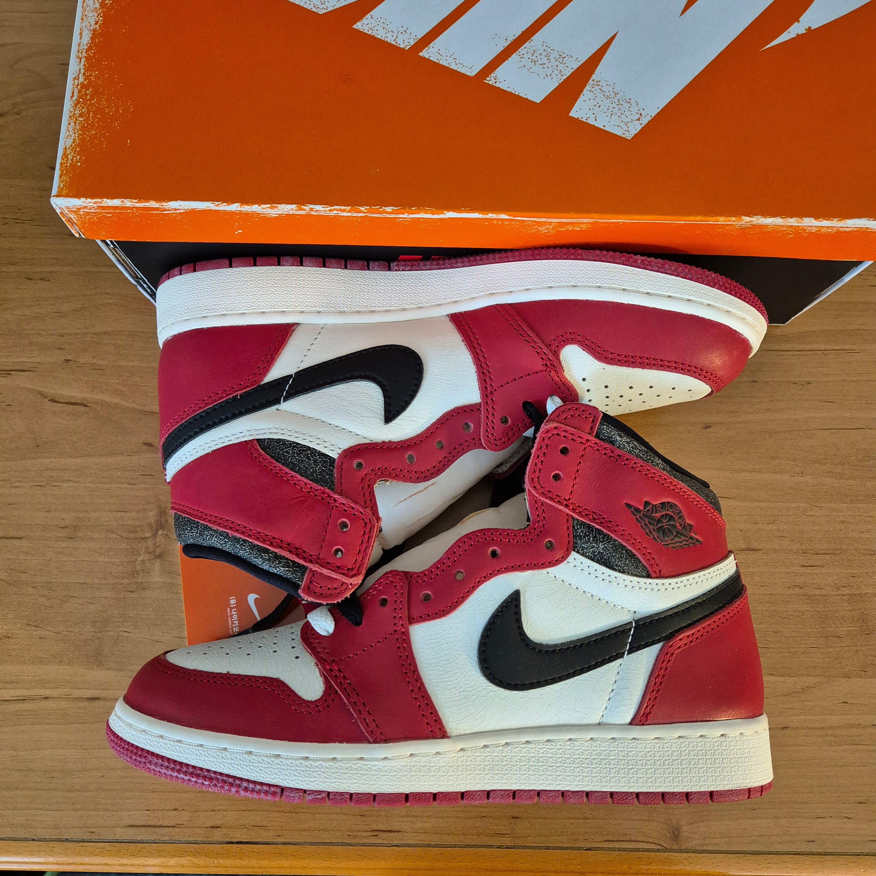 Nike GS Air Jordan 1 High OG "Lost & Found/Chicago"