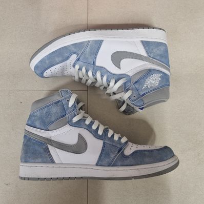 Nike Air Jordan 1 High OG "Hyper Royal"
