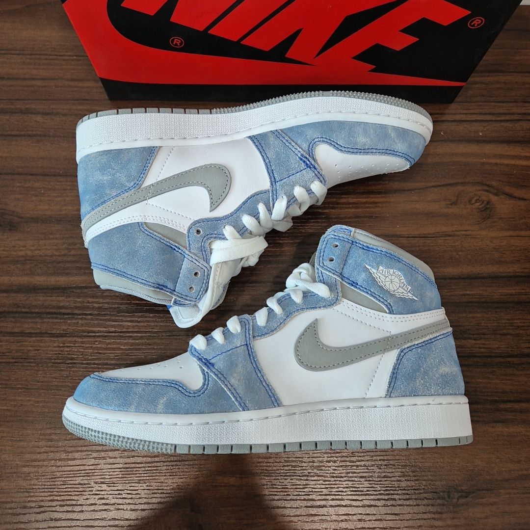 Nike GS Air Jordan 1 High OG "Hyper Royal"