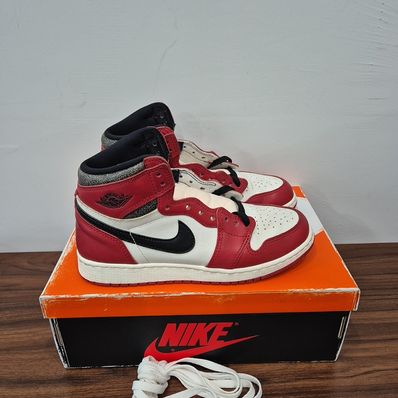 Nike GS Air Jordan 1 High OG "Lost & Found/Chicago"