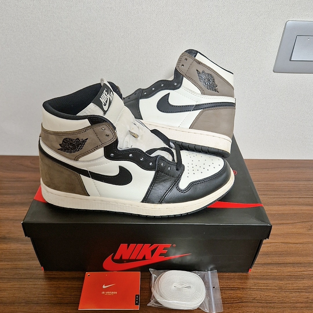 Nike Air Jordan 1 High OG "Sail/Dark Mocha/Black"